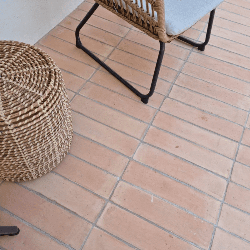 terre-cuite-naturelle-fait-main-chevrons-vieillie-omstone-caraibes-martinique