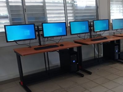 Aménagement de salle informatique scolaire en Martinique